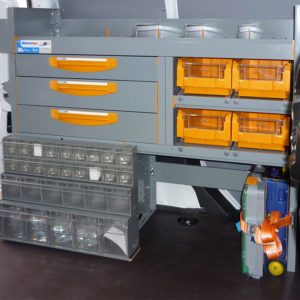 Allestimento furgoni Ford con contenitori portaminuterie trasparenti Allestimenti furgoni per Ford Transit Connect